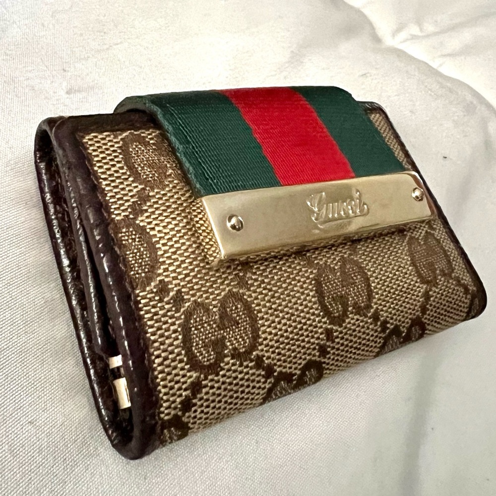 👑✅PRICE FIRM✅ AUTHENTIC Gucci Web 6 Key Holder - Picture 3 of 17